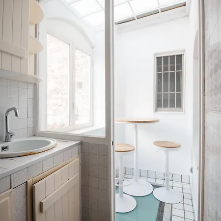 The Arch Loft Center By Holidays Apartment *